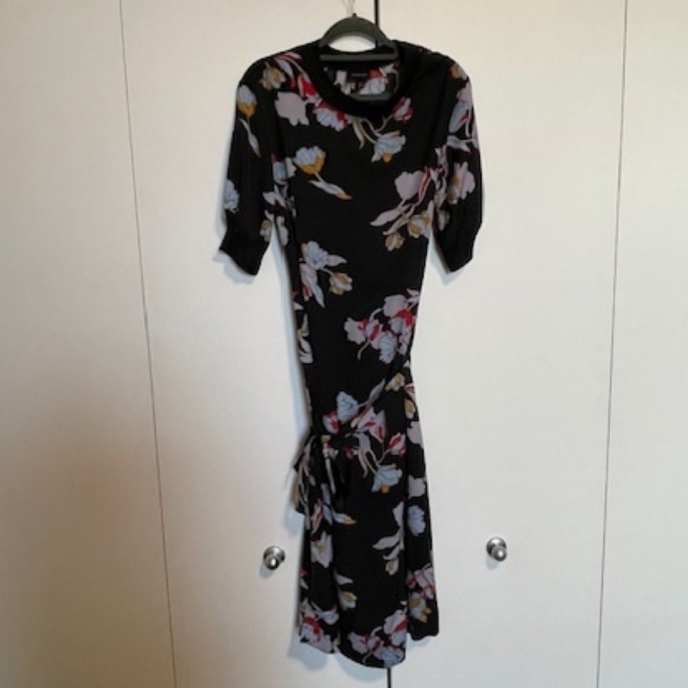 Who What Wear Floral Midi Wrap Dress - Size: Small